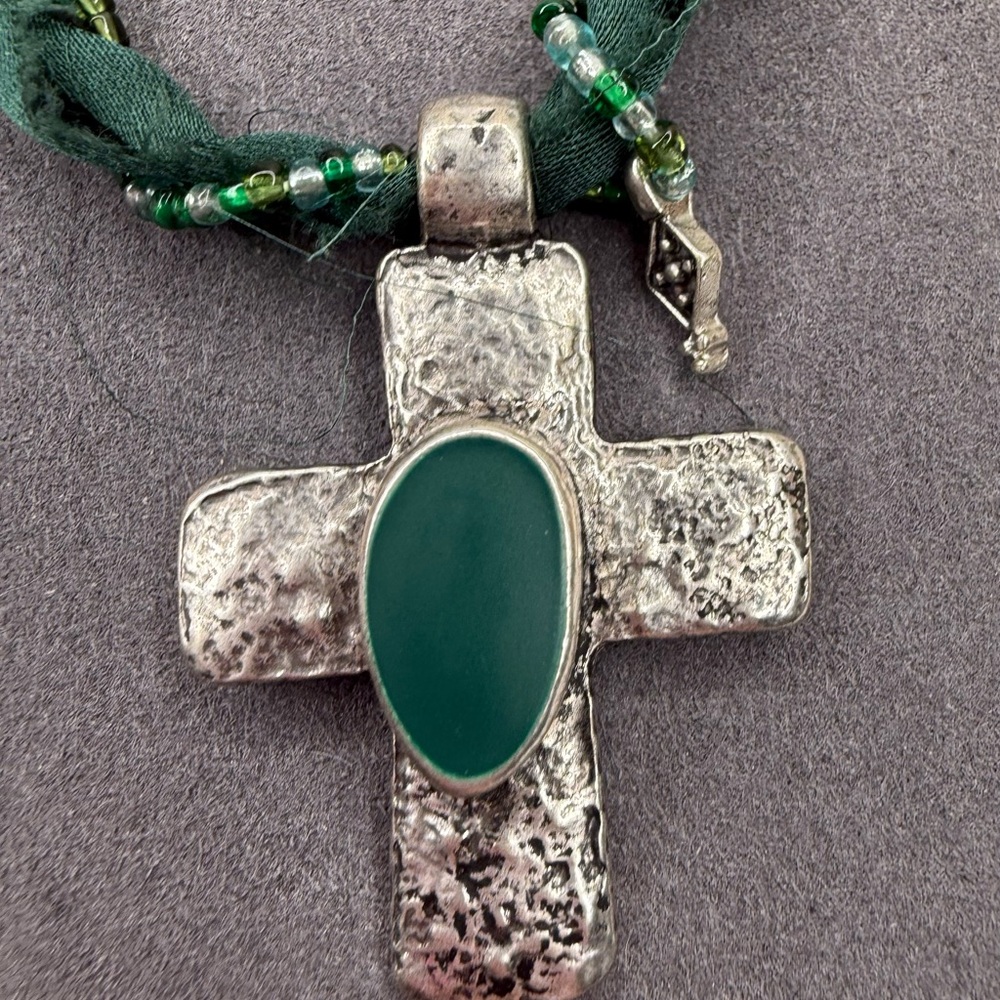 NWT Free People Boho Green Beaded Cross Pendant Long Ribbon Necklace - Picture 4 of 9